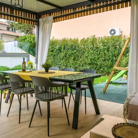 Lounge House Dolce * Pula