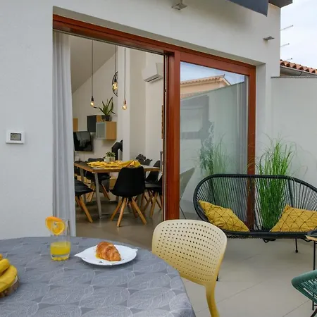 Villa Lounge House Dolce *