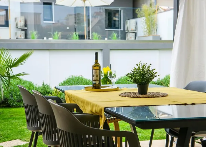 Lounge House Dolce * Pula